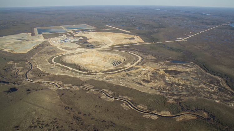 De beers discount diamond mine ontario